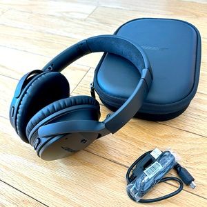 Bose - QuietComfort 45 Wireless Noise Cancelling Over-the-Ear Headphones